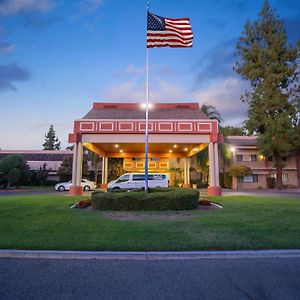 Piccadilly Inn Airport